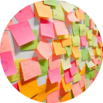 Piezīmju papīrs un līmlapiņas